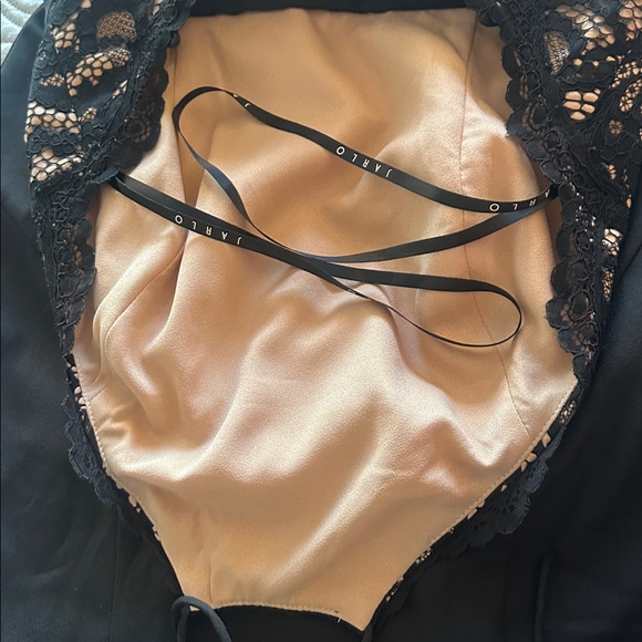 JARLO LONDON Elegant Black Lace Maxi Dress - Picture 8 of 11